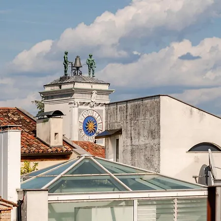 Piazza San Giacomo - Attico Su Due Livelli
