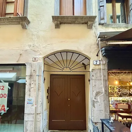 Daire Piazza San Giacomo - Attico Su Due Livelli *